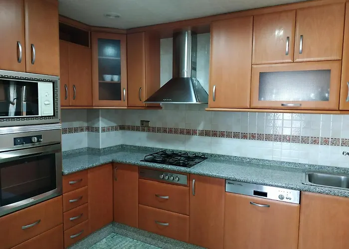 Deluxe San Julian Торрев'єха