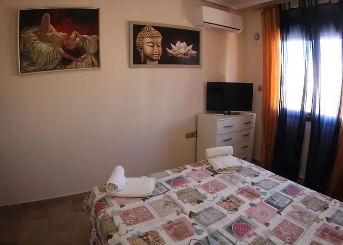 Deluxe San Julian Торрев'єха