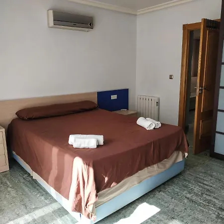 Deluxe San Julian Торевьиа