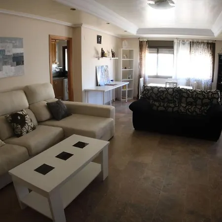 Deluxe San Julian Торевьиа