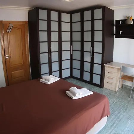 Deluxe San Julian Торевьиа